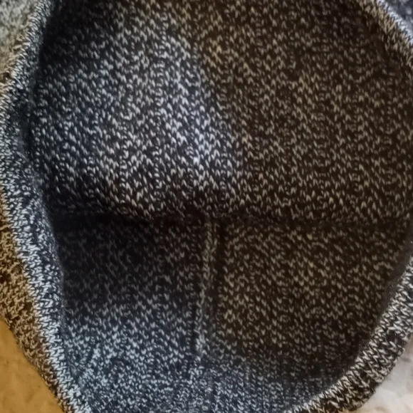 (@) Michael kors men beanie hat - Picture 3 of 4